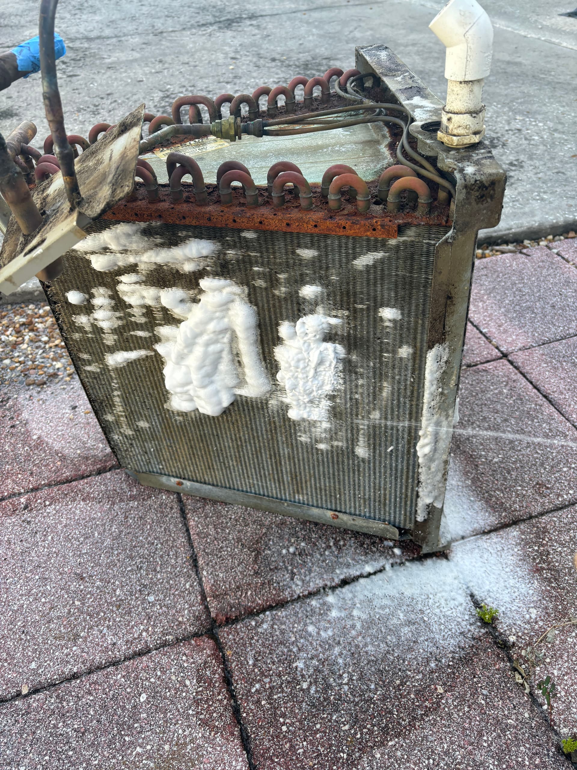 Gallery photos for This Old AC Unit Just Needed a Proper Deep Clean: Image #1
