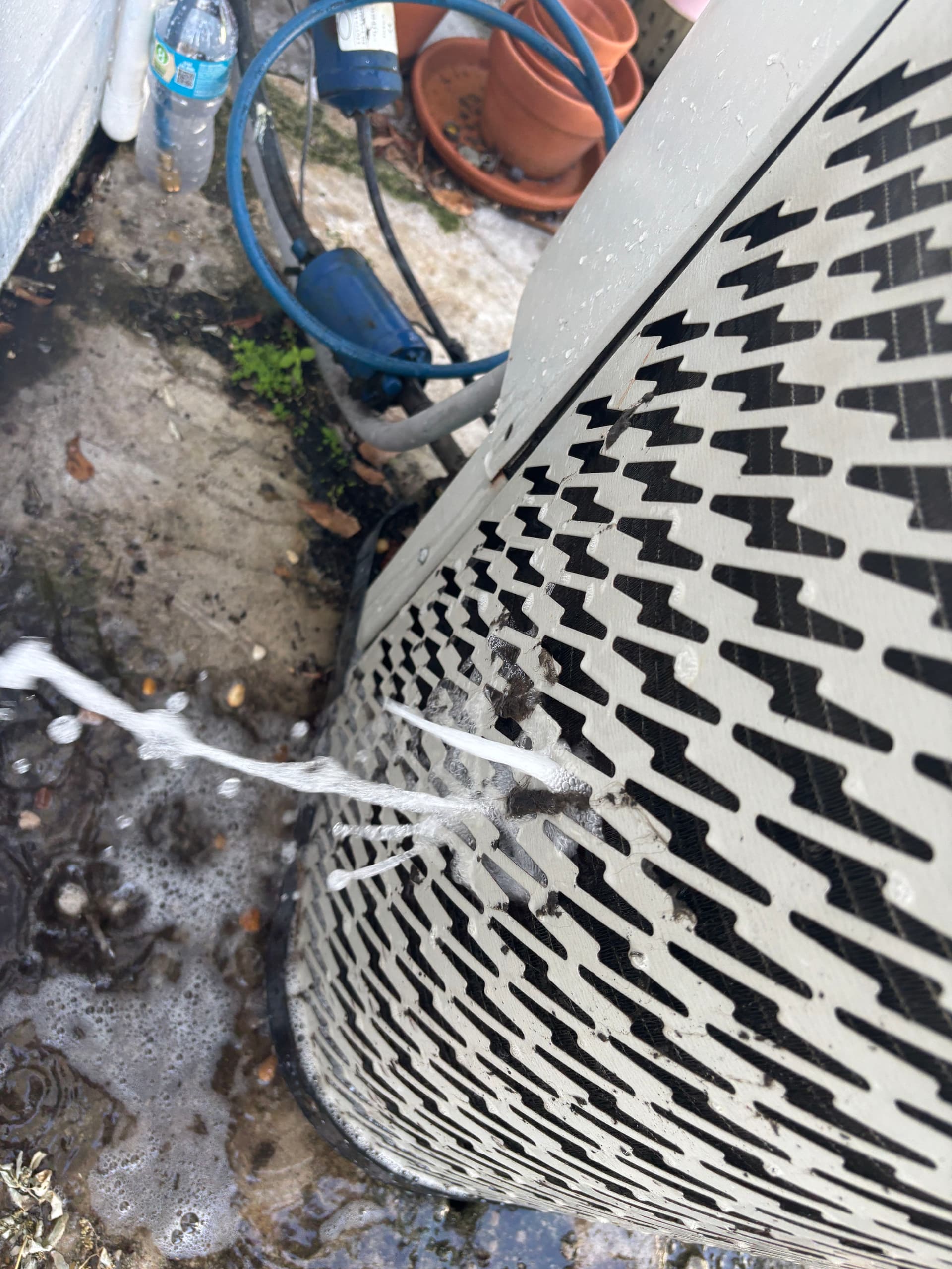 Gallery photos for This Old AC Unit Just Needed a Proper Deep Clean: Image #2