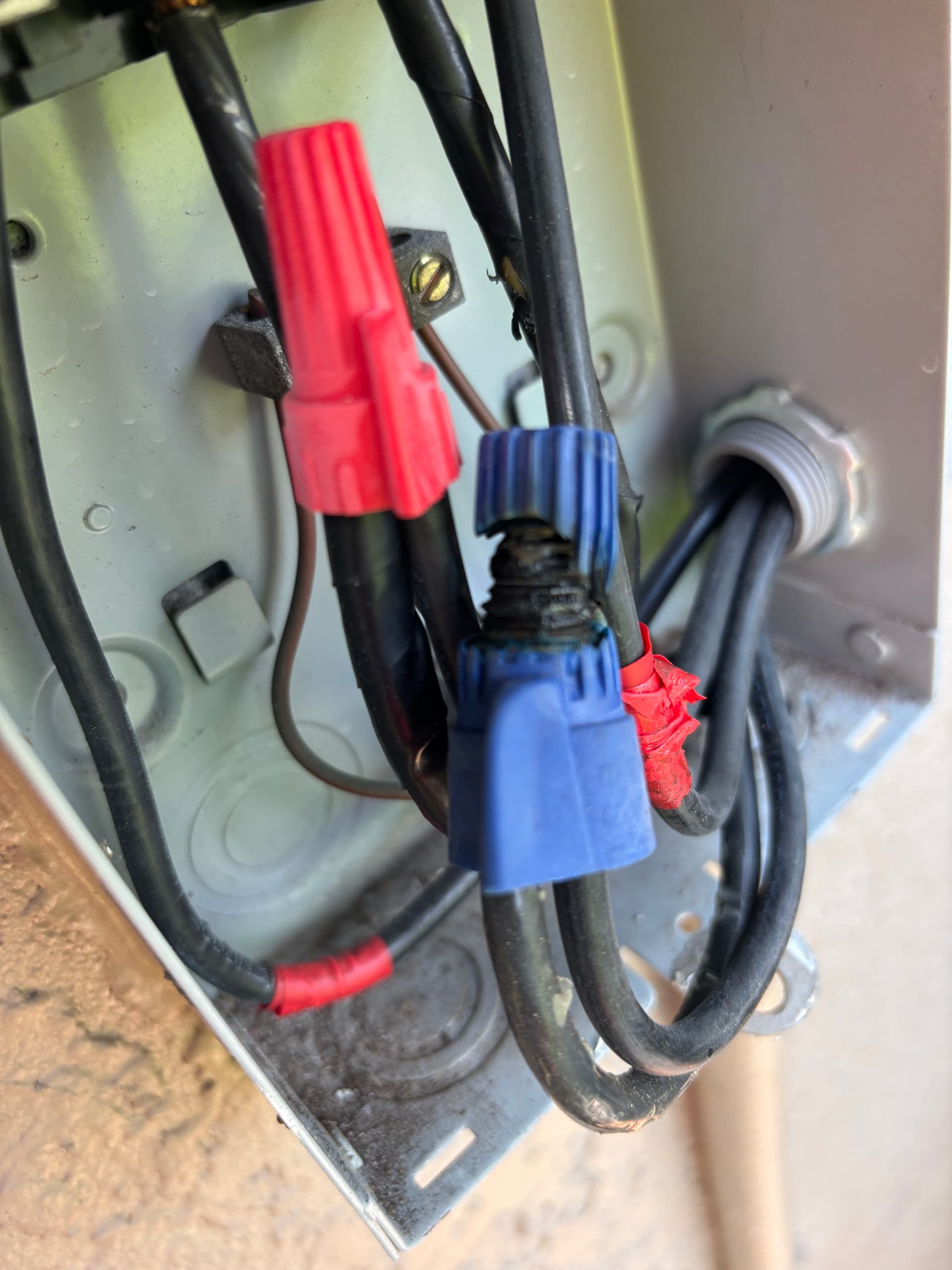 Gallery photos for Bad Wire Connection Fixed Before It Killed the Capacitor: Image #2
