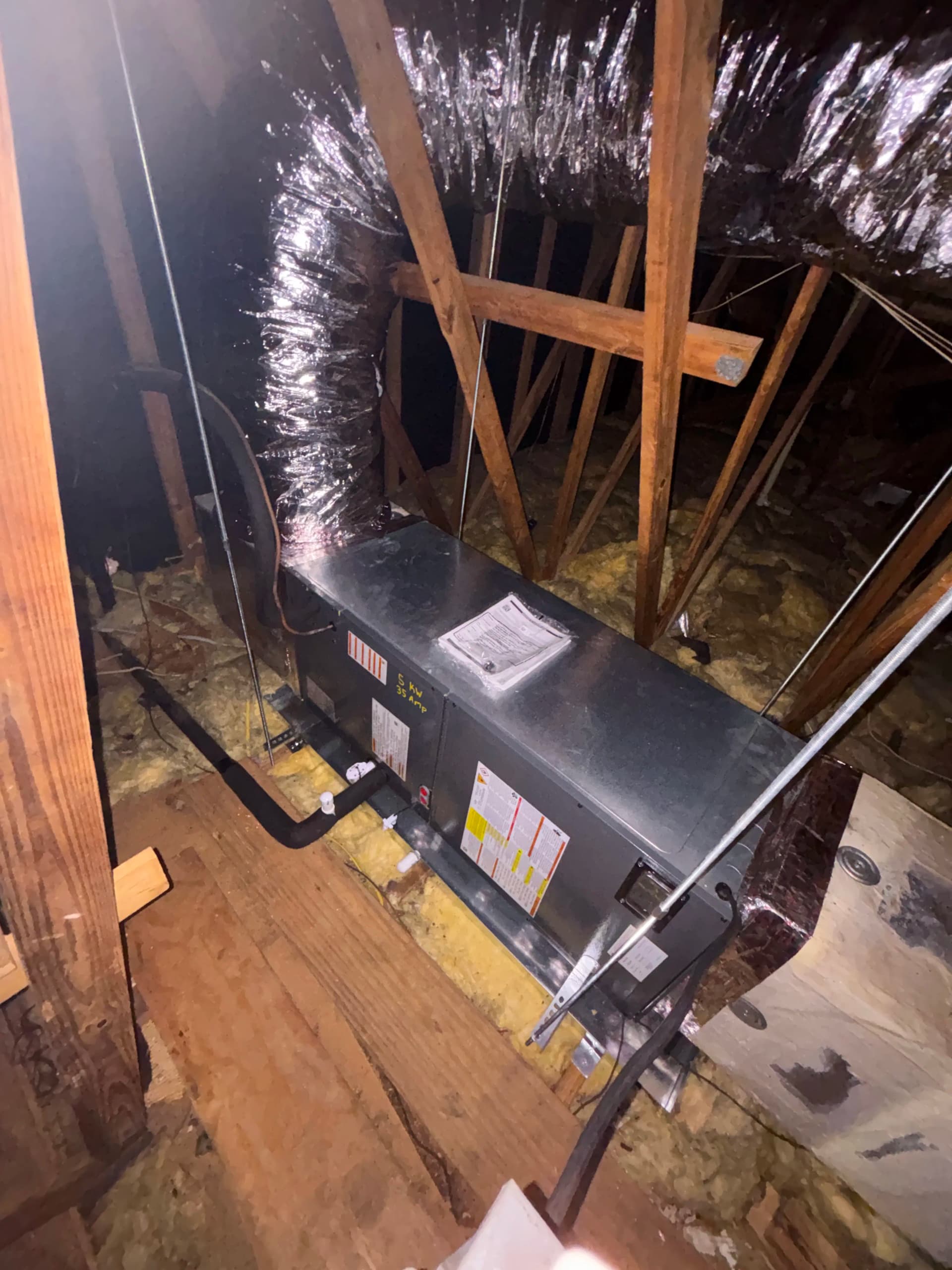 Gallery photos for High-Efficiency Heat Pump System Swap With New Return Flex: Image #3