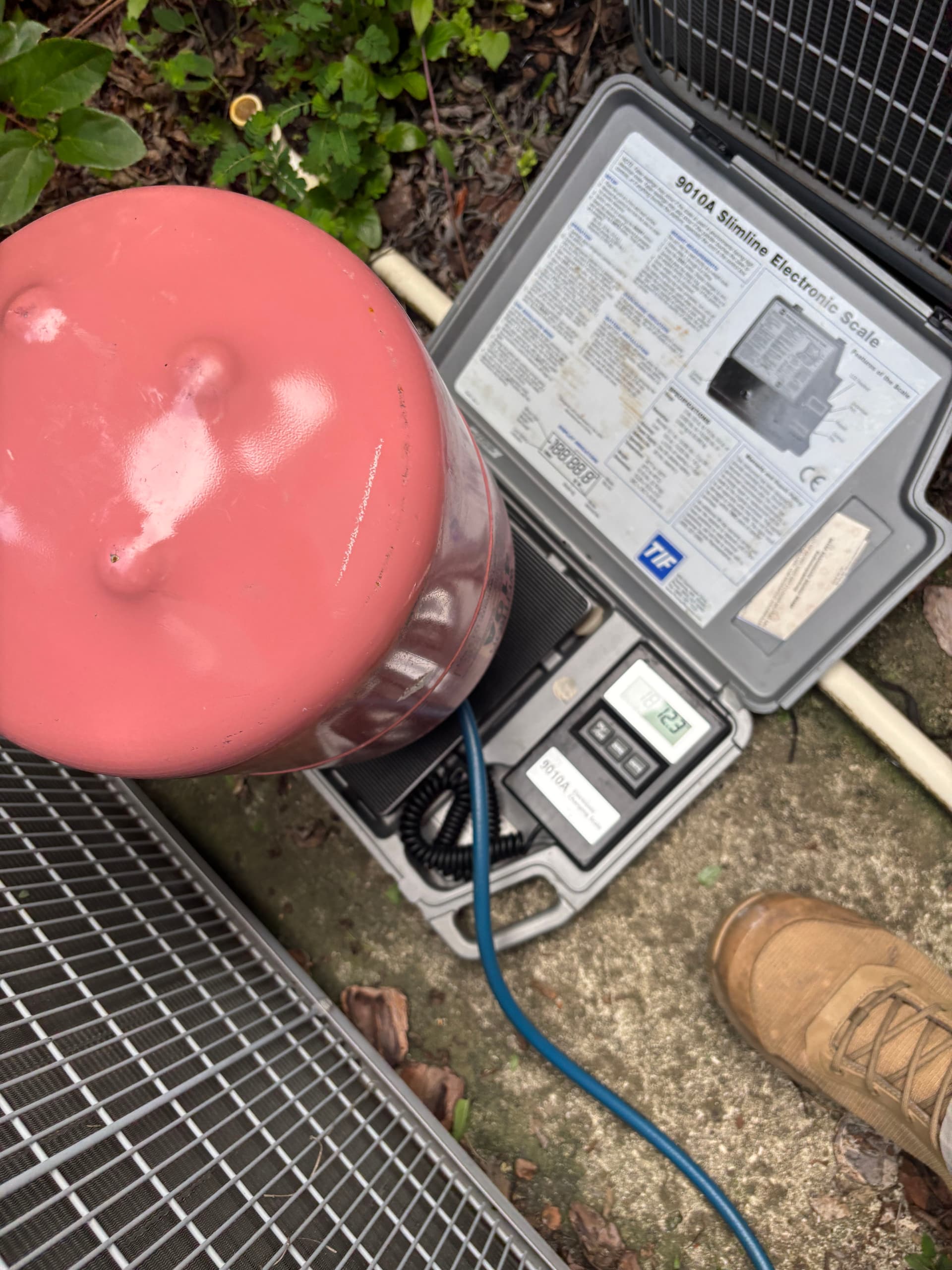 Why Accurate Refrigerant Charging Actually Matters for Your AC image