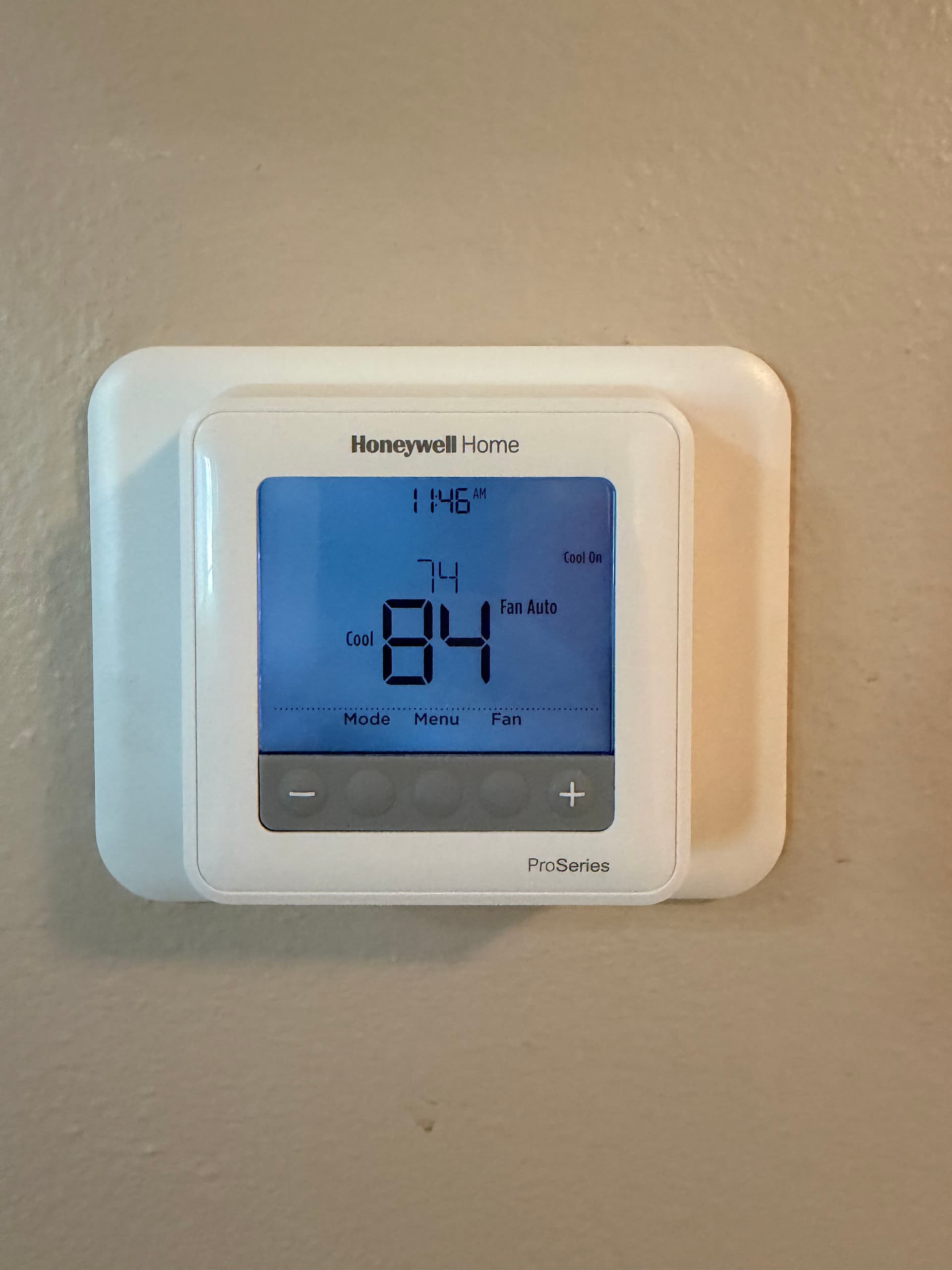 Gallery photos for Emergency Heat Pump Replacement Gets a Home Cooling Again: Image #3